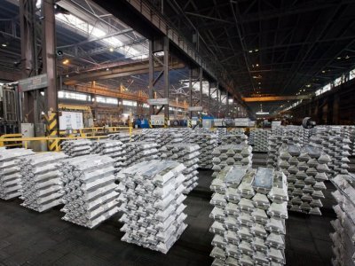 La production d'acier de l'Inde est presque à égalité avec le Japon
